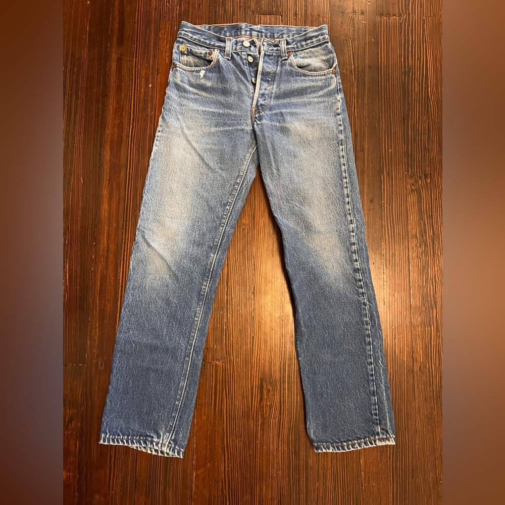 Perfectly Worn In Vintage Levi’s 501 Jeans (true size 25)